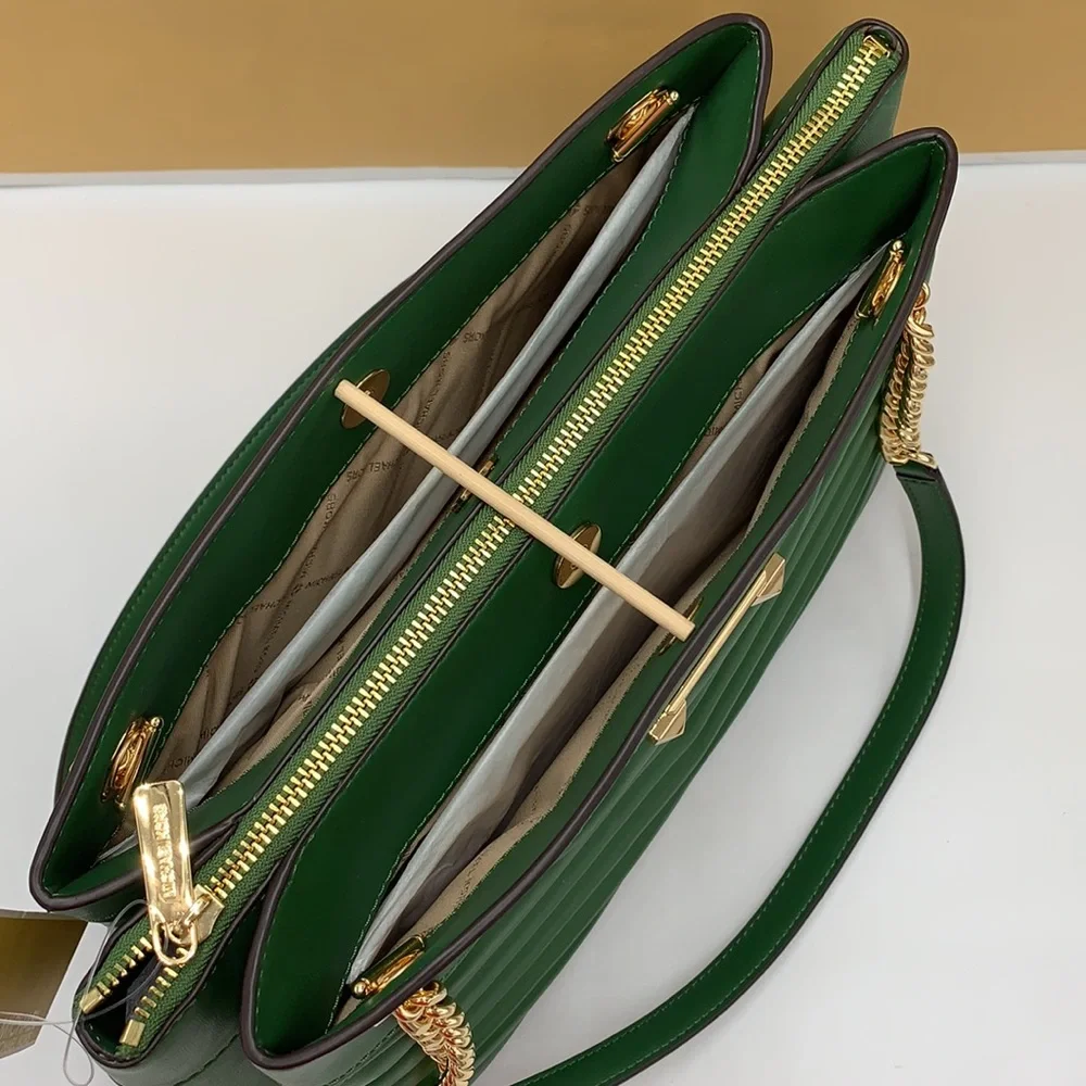 MICHAEL KORS
Whitney Medium Chain Shoulder Quilted Tote Bag Fern Green color - Picture 8 of 16